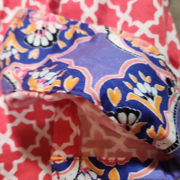 Ruby Rd. Red Geometric 100% Cottom Button-Down Shirt W/ Floral Cuff See Pics - Picture 4 of 9